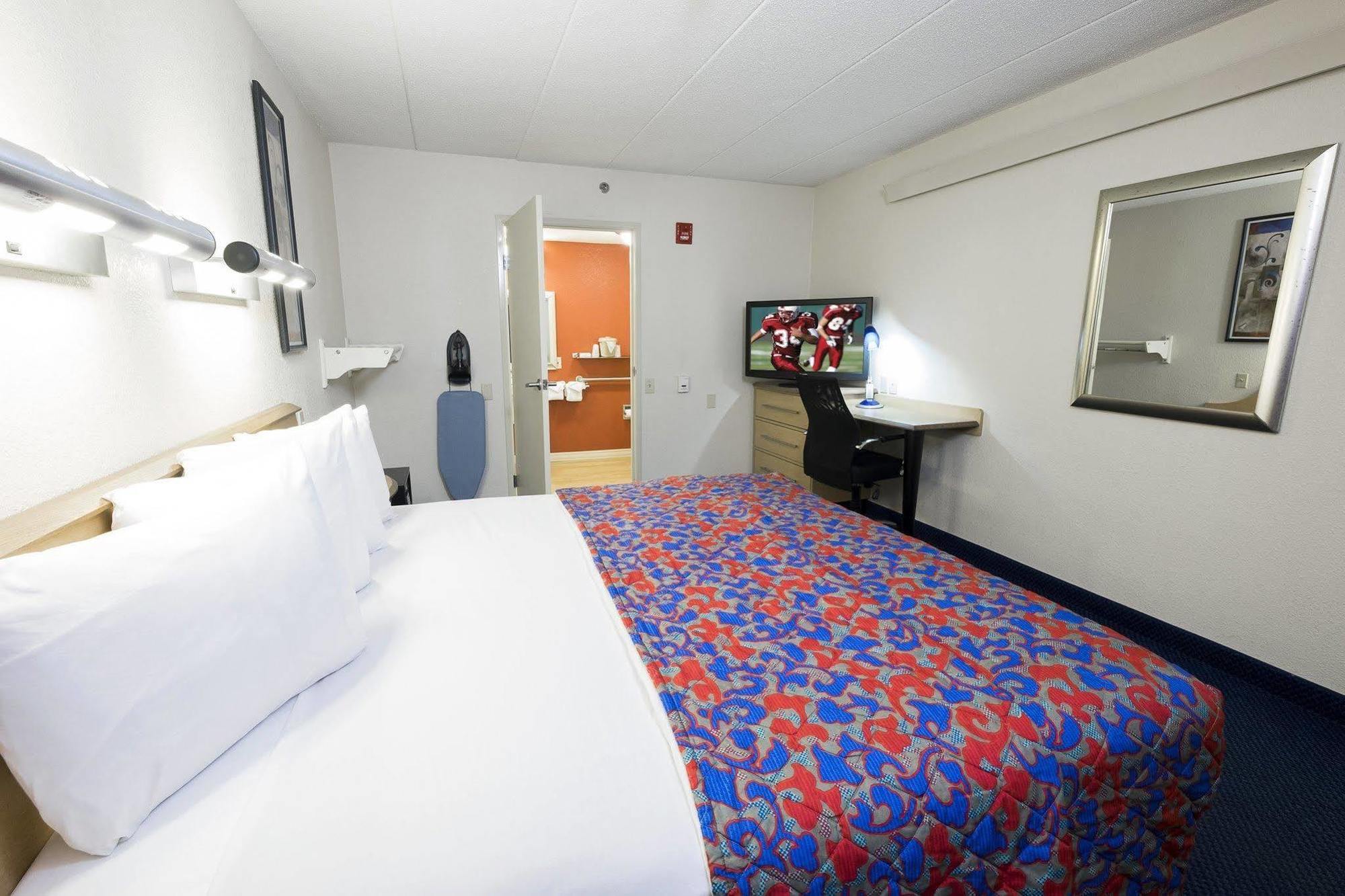 Red Roof Inn Plus + Boston - Framingham Kültér fotó